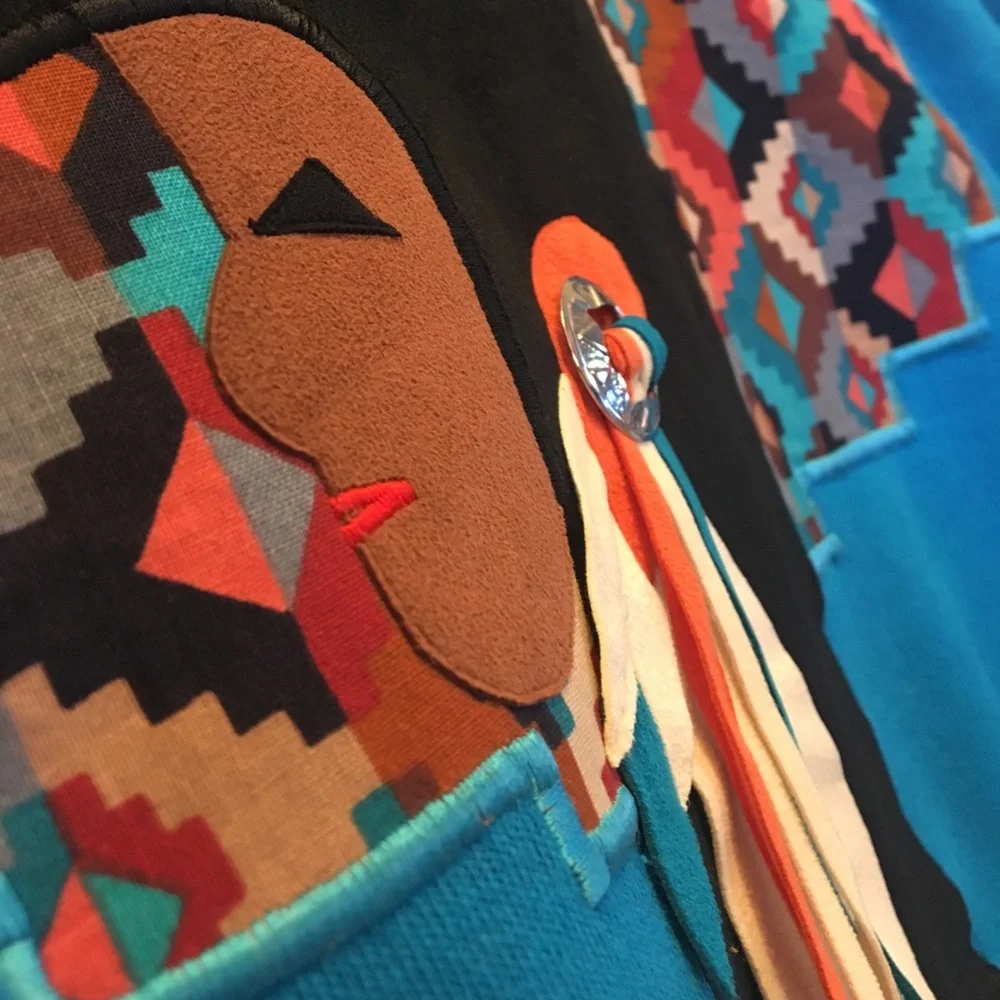 VinTaGe AmEricAn IndiAn swEatShirt🏹🪶🦋 - Picture 4 of 8